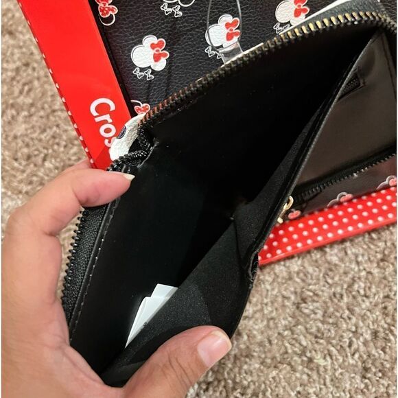 Minnie Mouse Crossbody Bag and Wallet - Picture 3 of 8